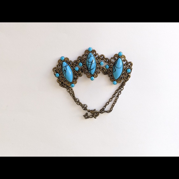 Beautiful Turquoise colored stone bracelet - Picture 3 of 3